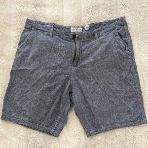Men’s lucky brand shorts size 40.